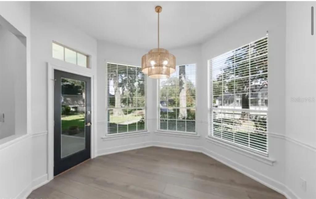 最近售出: $1,749,000 (5 贝兹, 4 浴室, 4157 平方英尺)