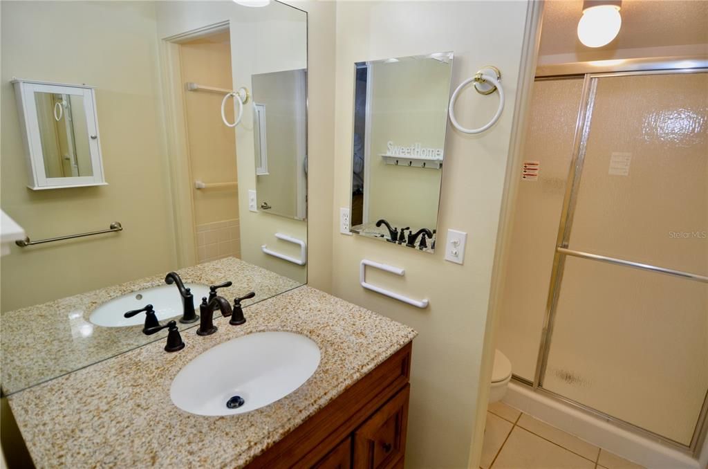 待售: $170,000 (2 贝兹, 2 浴室, 1160 平方英尺)