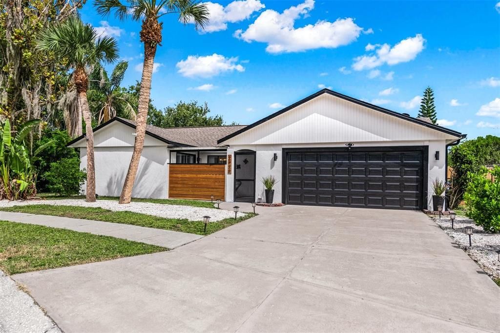 For Sale: $530,000 (3 beds, 2 baths, 1275 Square Feet)