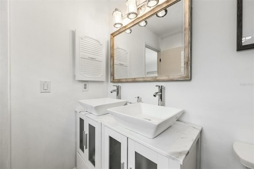 For Sale: $530,000 (3 beds, 2 baths, 1275 Square Feet)