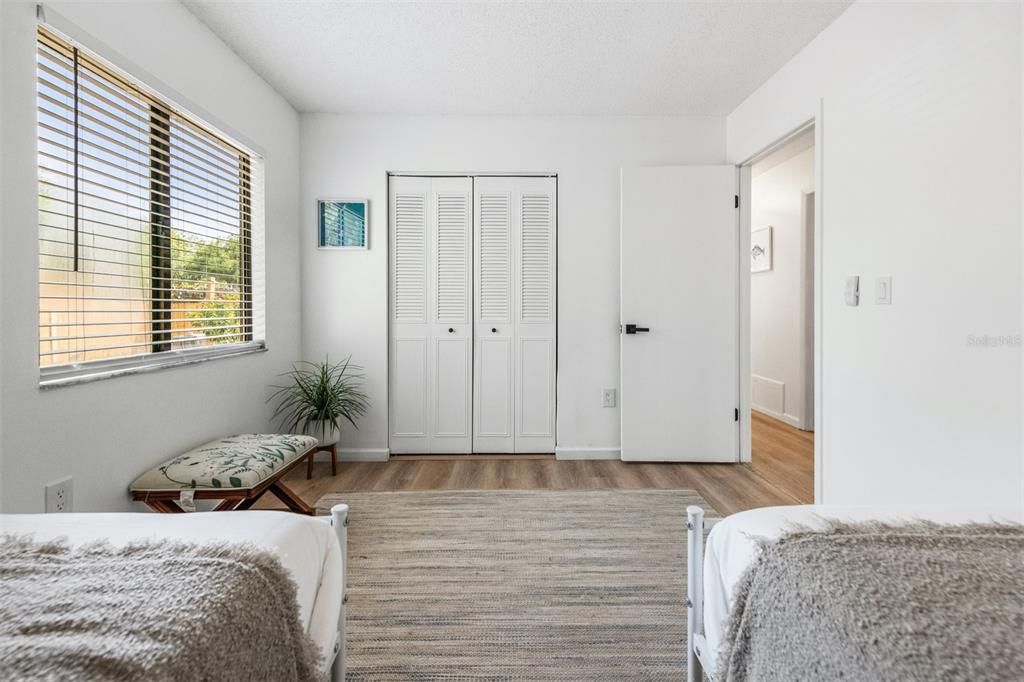 For Sale: $530,000 (3 beds, 2 baths, 1275 Square Feet)