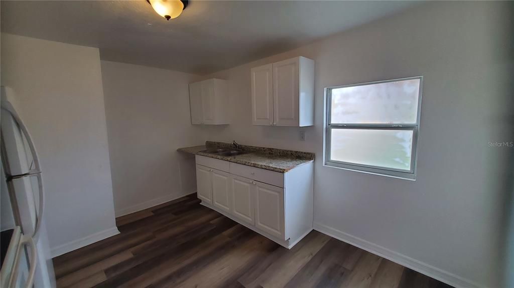 待售: $225,000 (3 贝兹, 1 浴室, 1114 平方英尺)