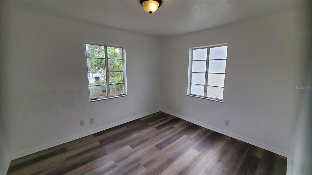 待售: $225,000 (3 贝兹, 1 浴室, 1114 平方英尺)