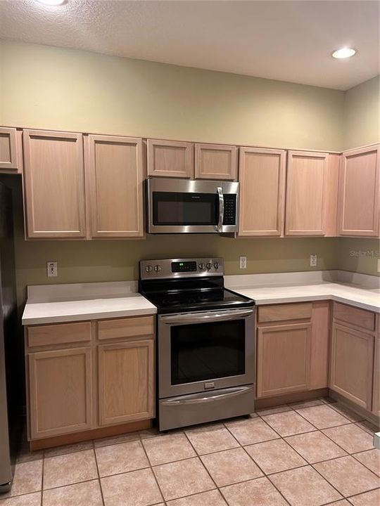 出租: $2,100 (3 贝兹, 2 浴室, 1512 平方英尺)