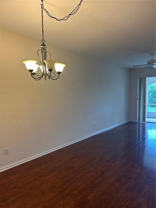 出租: $2,100 (3 贝兹, 2 浴室, 1512 平方英尺)