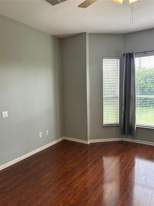 出租: $2,100 (3 贝兹, 2 浴室, 1512 平方英尺)