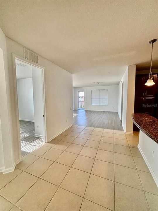 En Renta: $2,400 (3 camas, 2 baños, 2129 Pies cuadrados)