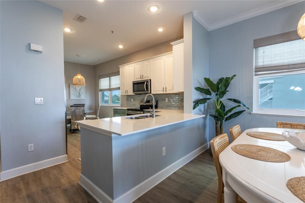 На продажу: $939,000 (3 спален, 3 ванн, 2003 Квадратных фут)