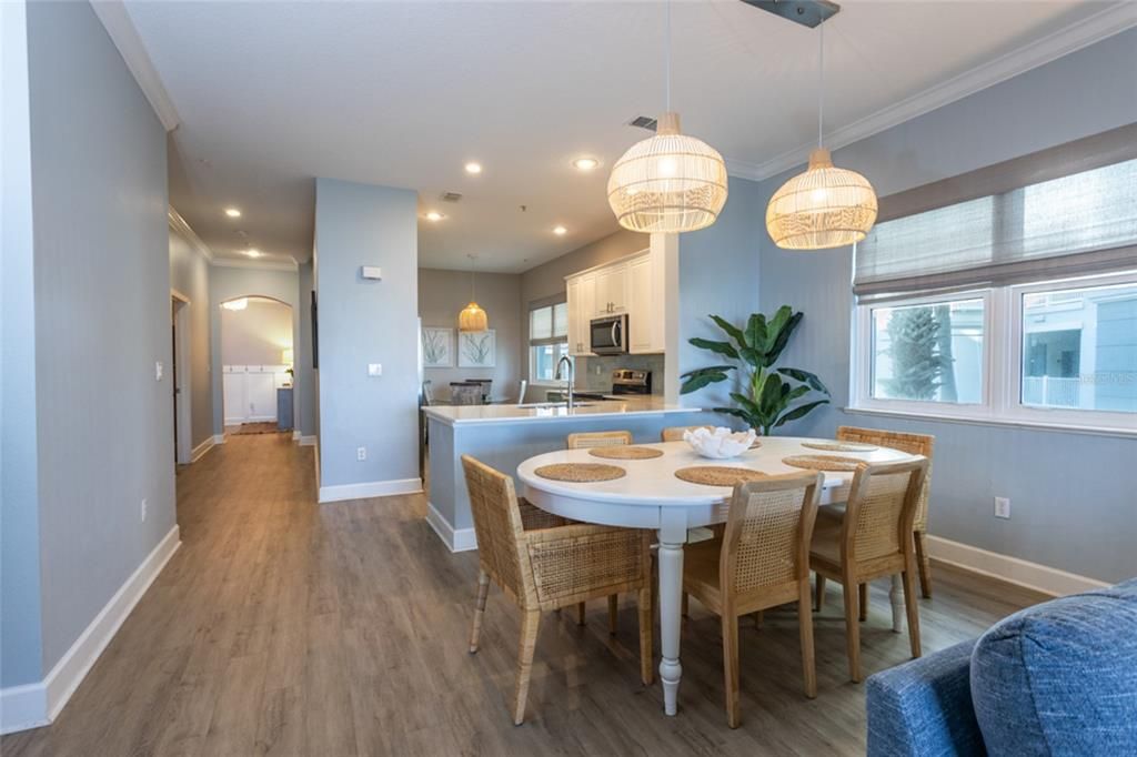 На продажу: $939,000 (3 спален, 3 ванн, 2003 Квадратных фут)