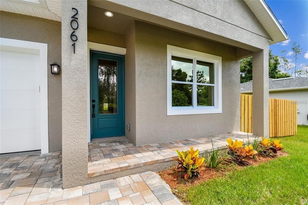 For Rent: $2,600 (4 beds, 2 baths, 1726 Square Feet)