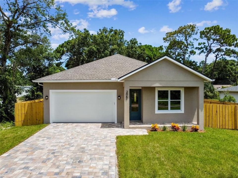 For Rent: $2,600 (4 beds, 2 baths, 1726 Square Feet)