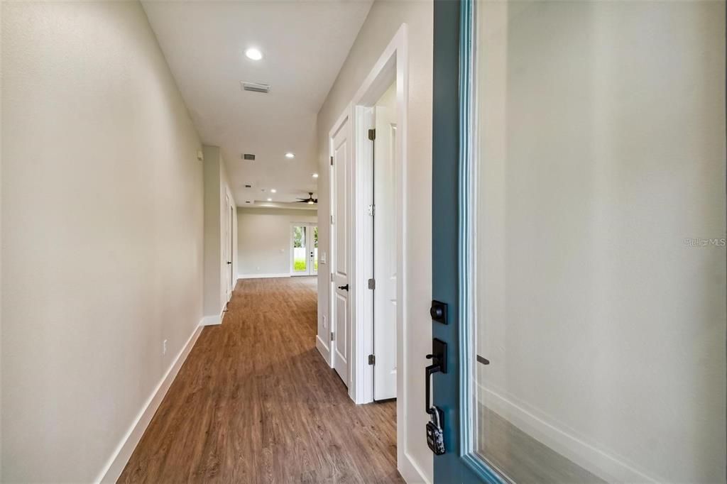 For Rent: $2,600 (4 beds, 2 baths, 1726 Square Feet)