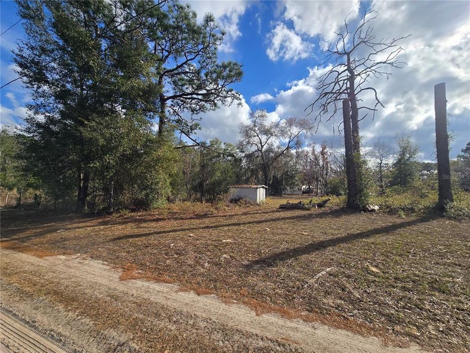 На продажу: $50,000 (1.05 acres)