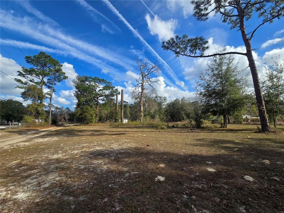 На продажу: $50,000 (1.05 acres)