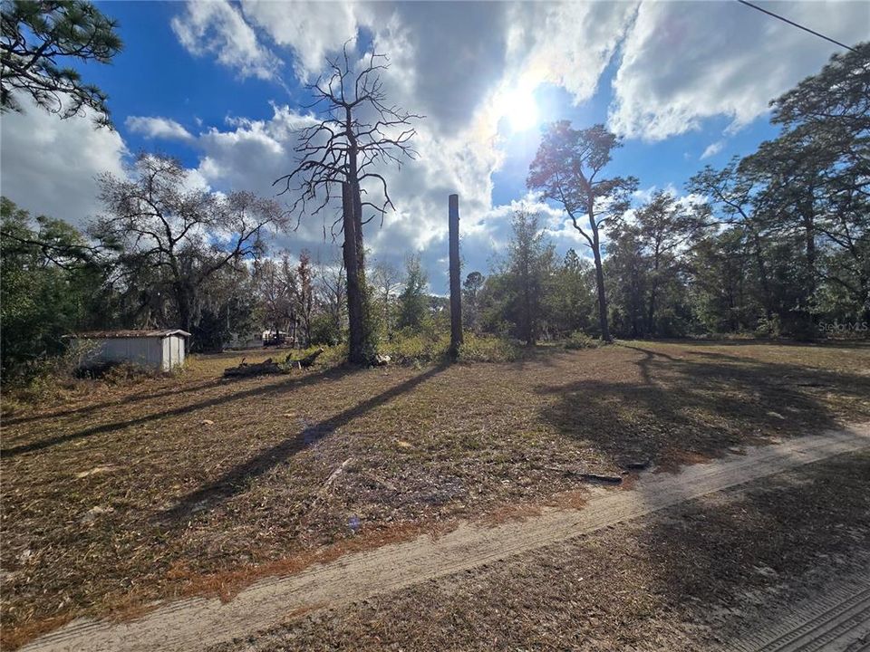 На продажу: $50,000 (1.05 acres)