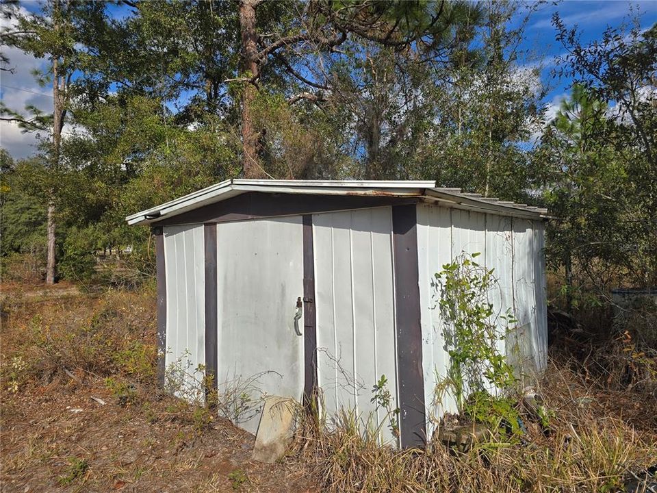 На продажу: $50,000 (1.05 acres)