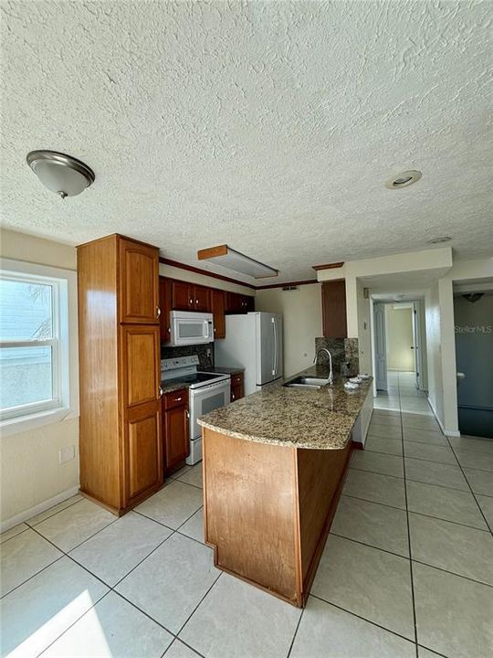 出租: $2,500 (3 贝兹, 2 浴室, 1650 平方英尺)