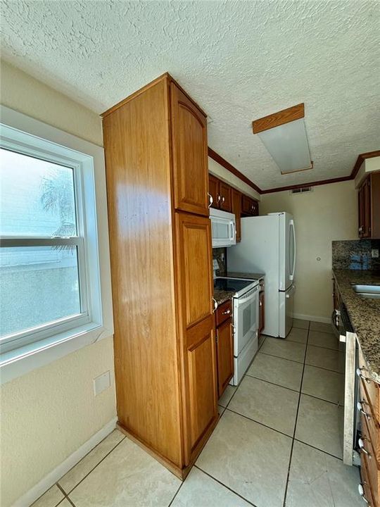 出租: $2,500 (3 贝兹, 2 浴室, 1650 平方英尺)