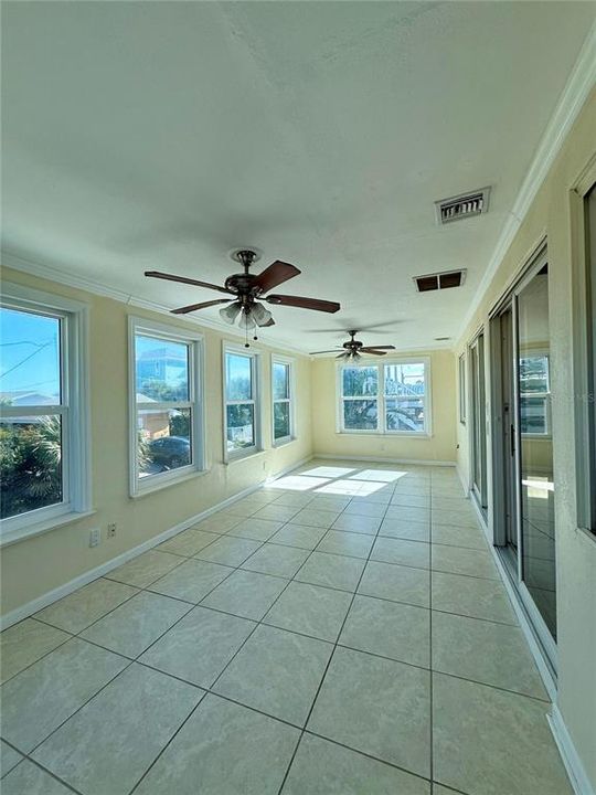 出租: $2,500 (3 贝兹, 2 浴室, 1650 平方英尺)