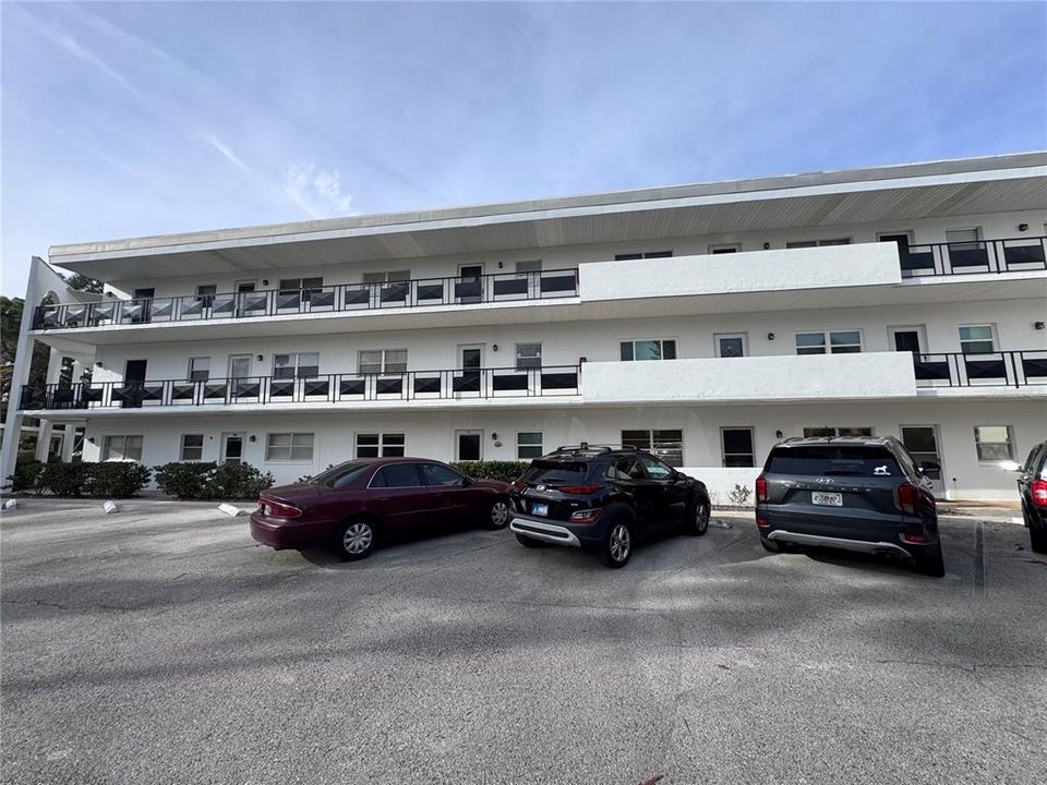 待售: $80,000 (1 贝兹, 1 浴室, 931 平方英尺)