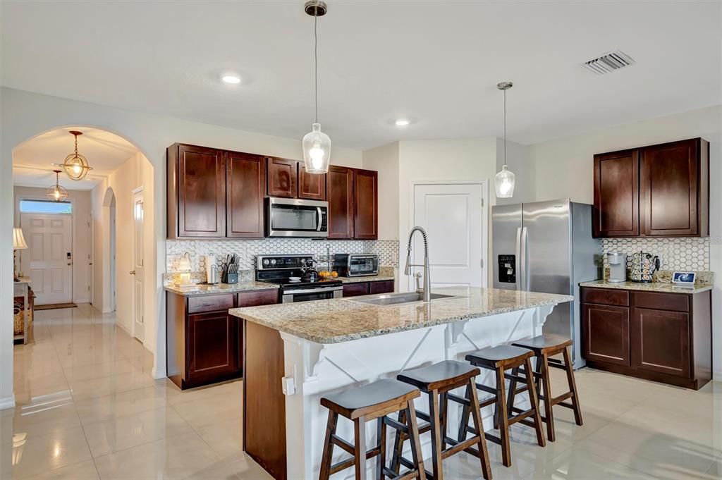 待售: $349,900 (4 贝兹, 2 浴室, 1846 平方英尺)