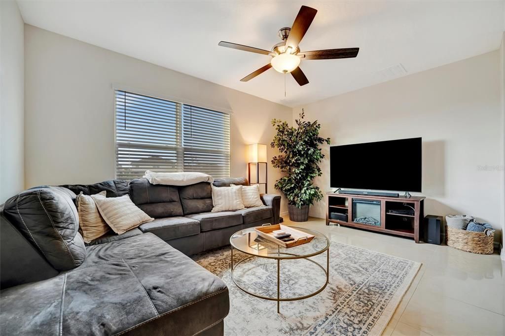 待售: $349,900 (4 贝兹, 2 浴室, 1846 平方英尺)