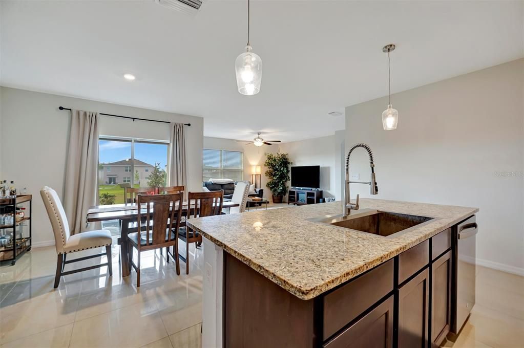 待售: $349,900 (4 贝兹, 2 浴室, 1846 平方英尺)