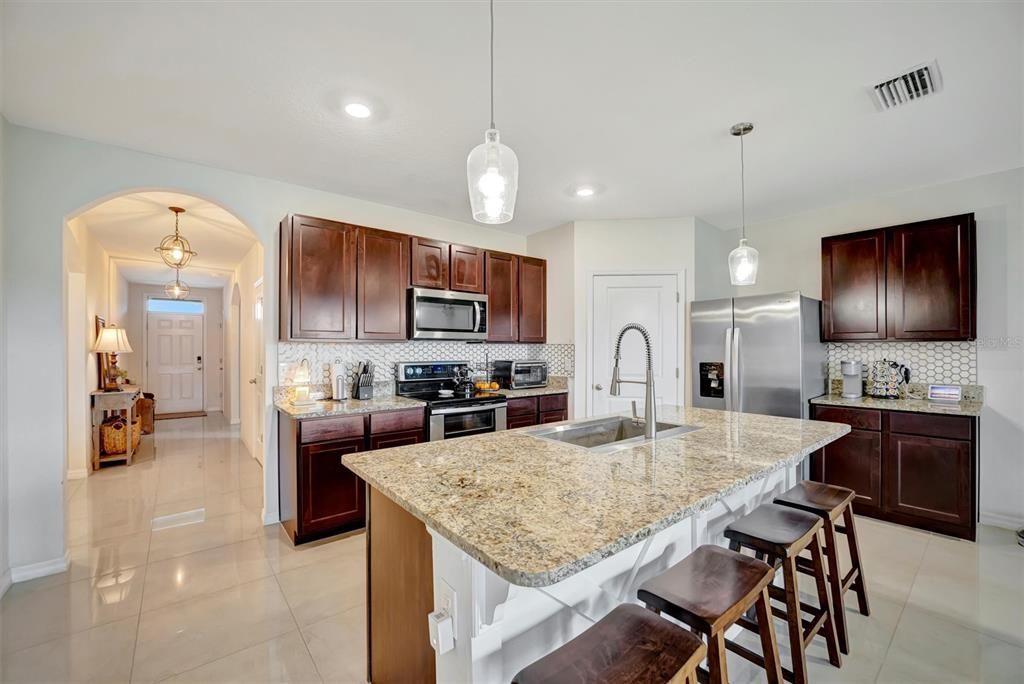 待售: $349,900 (4 贝兹, 2 浴室, 1846 平方英尺)