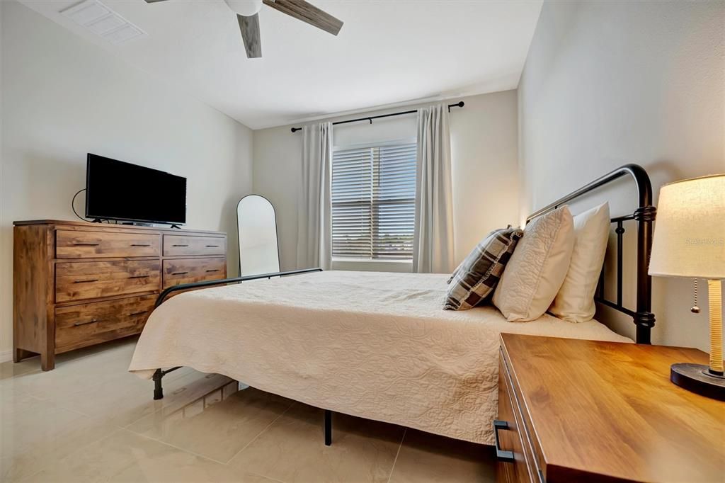 待售: $349,900 (4 贝兹, 2 浴室, 1846 平方英尺)