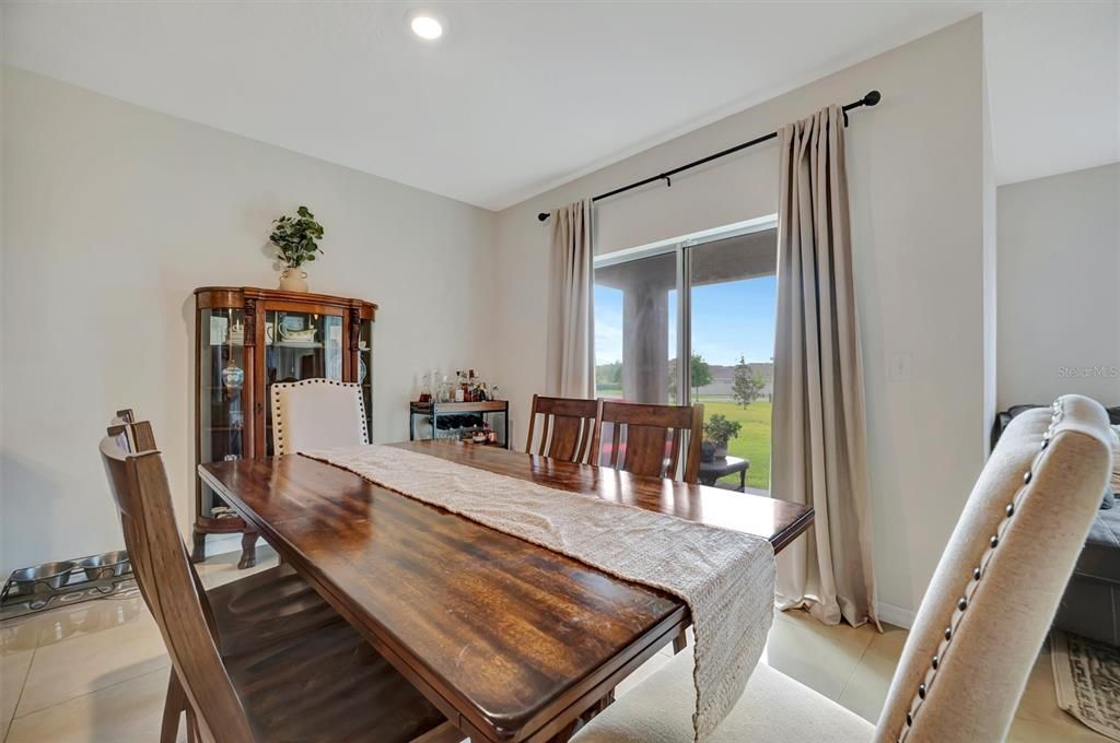 待售: $349,900 (4 贝兹, 2 浴室, 1846 平方英尺)