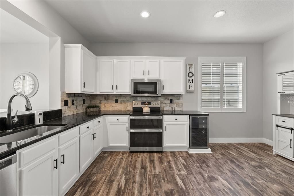 For Rent: $2,495 (3 beds, 2 baths, 2053 Square Feet)