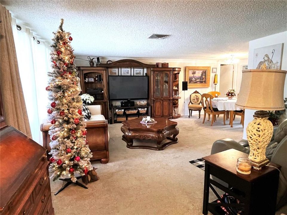 For Sale: $239,900 (3 beds, 2 baths, 1519 Square Feet)