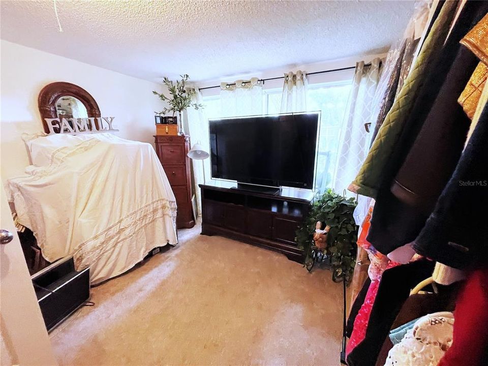 For Sale: $239,900 (3 beds, 2 baths, 1519 Square Feet)