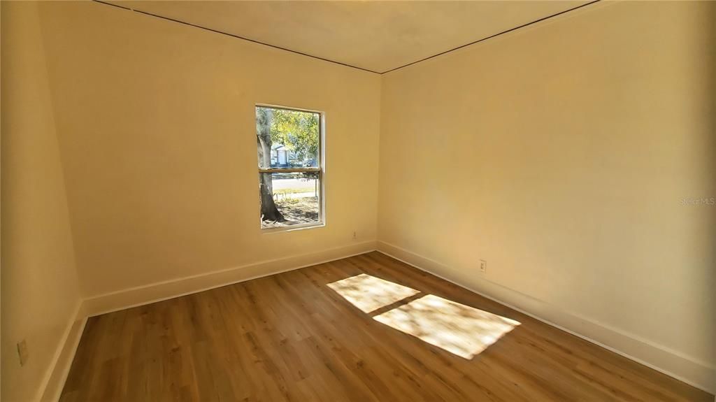 待售: $265,000 (4 贝兹, 2 浴室, 1349 平方英尺)