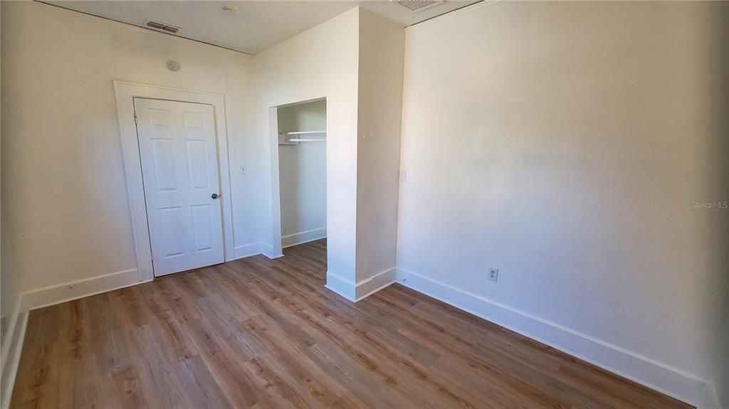 待售: $265,000 (4 贝兹, 2 浴室, 1349 平方英尺)