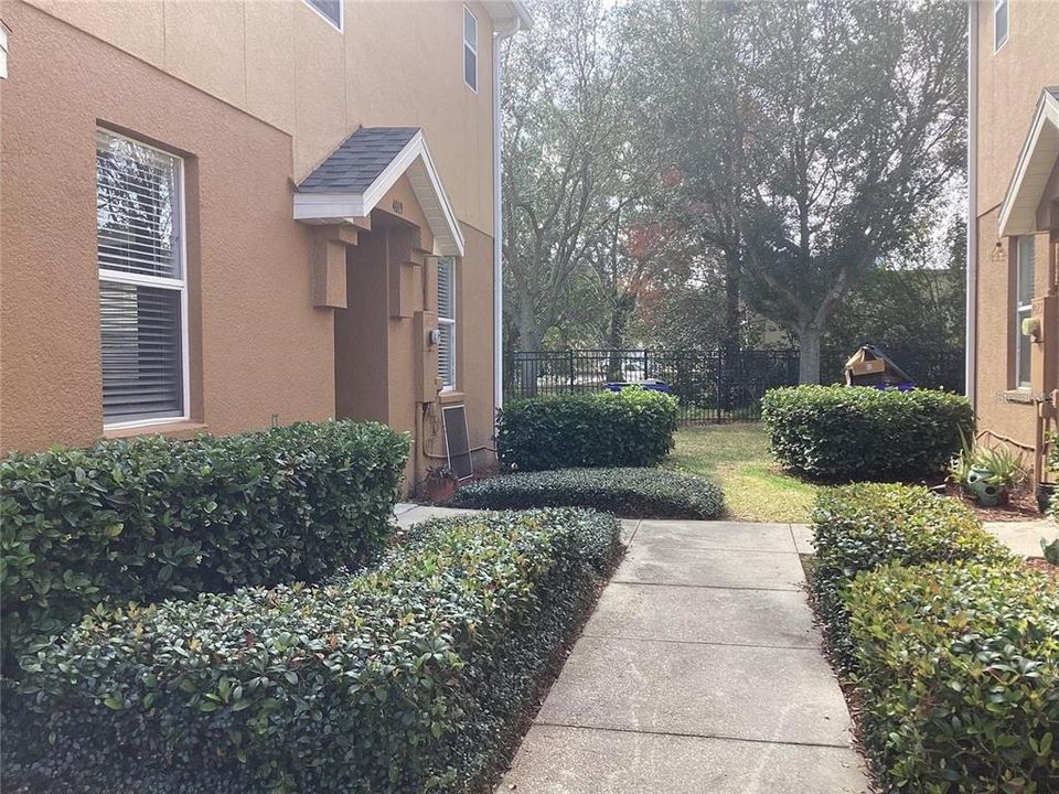 出租: $2,050 (3 贝兹, 2 浴室, 1588 平方英尺)