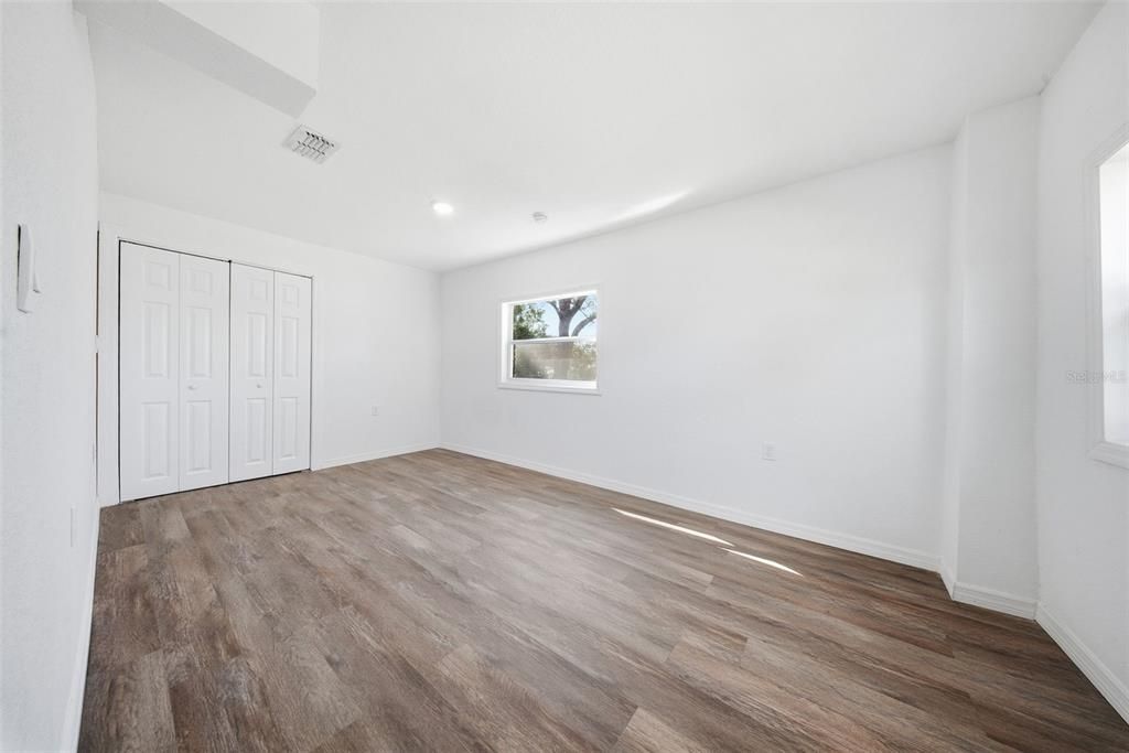 На продажу: $289,900 (3 спален, 2 ванн, 1059 Квадратных фут)