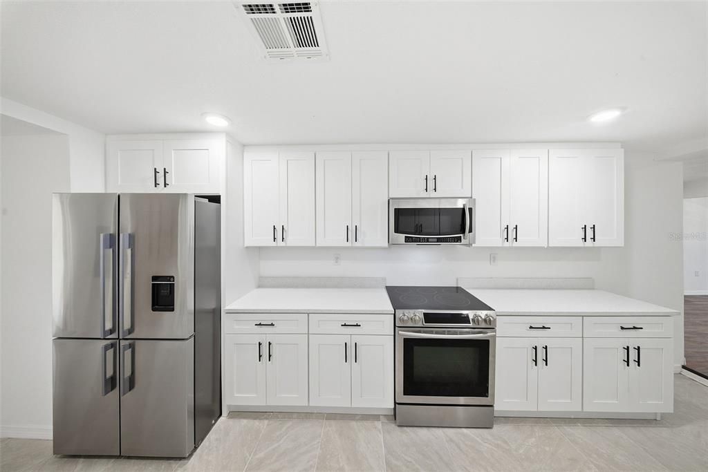 На продажу: $289,900 (3 спален, 2 ванн, 1059 Квадратных фут)