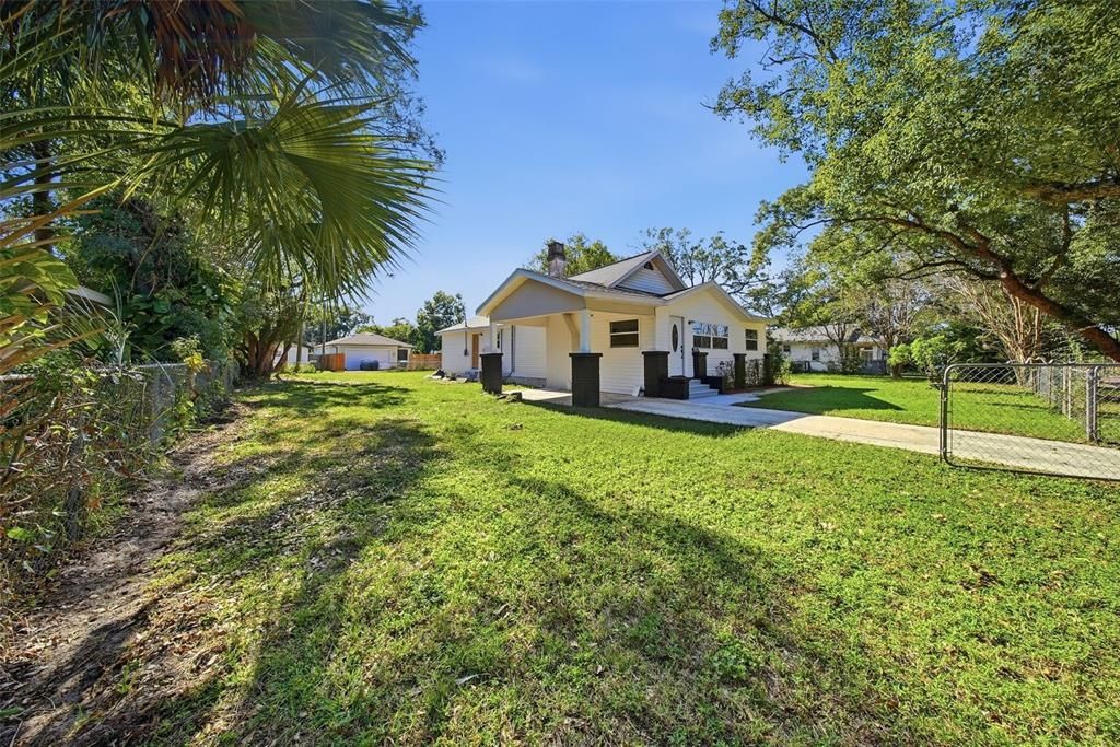 На продажу: $289,900 (3 спален, 2 ванн, 1059 Квадратных фут)