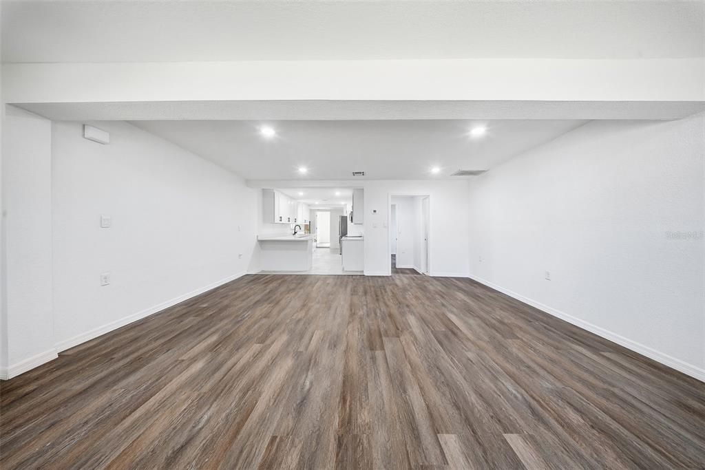 На продажу: $289,900 (3 спален, 2 ванн, 1059 Квадратных фут)