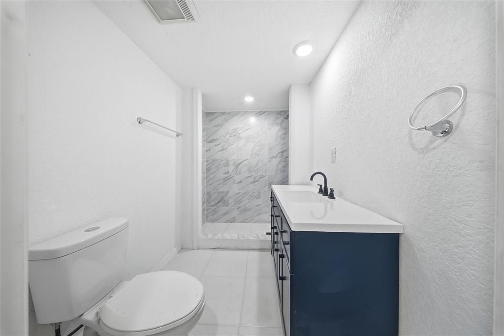 На продажу: $289,900 (3 спален, 2 ванн, 1059 Квадратных фут)