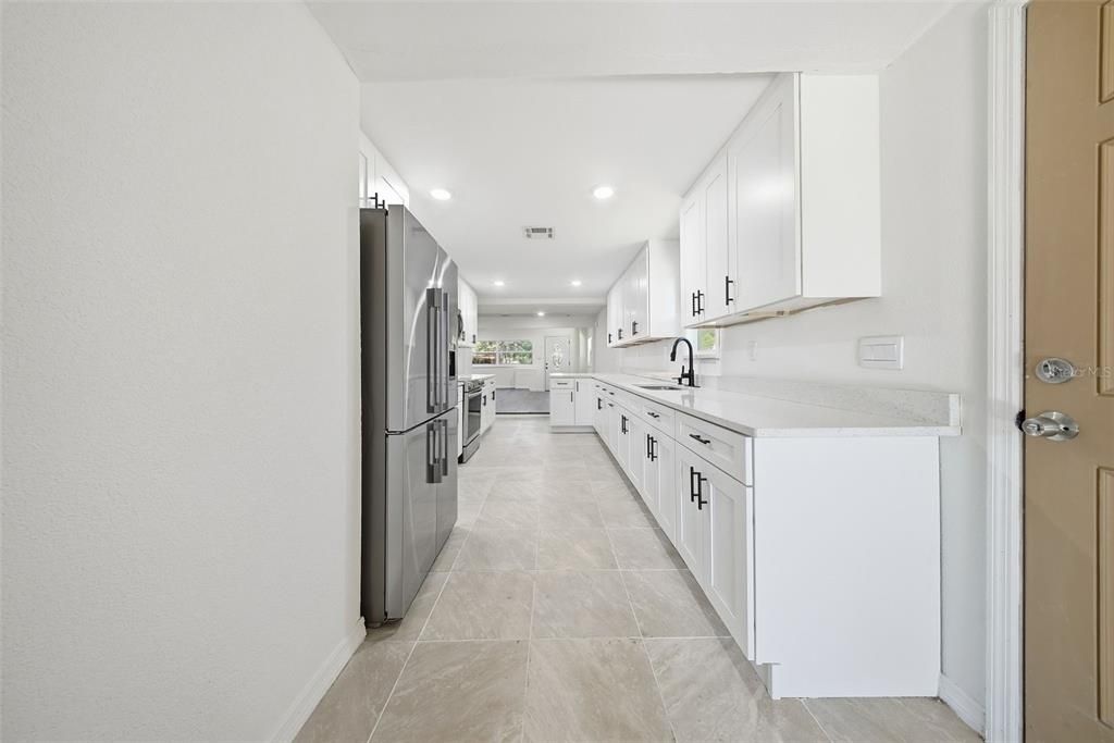 На продажу: $289,900 (3 спален, 2 ванн, 1059 Квадратных фут)