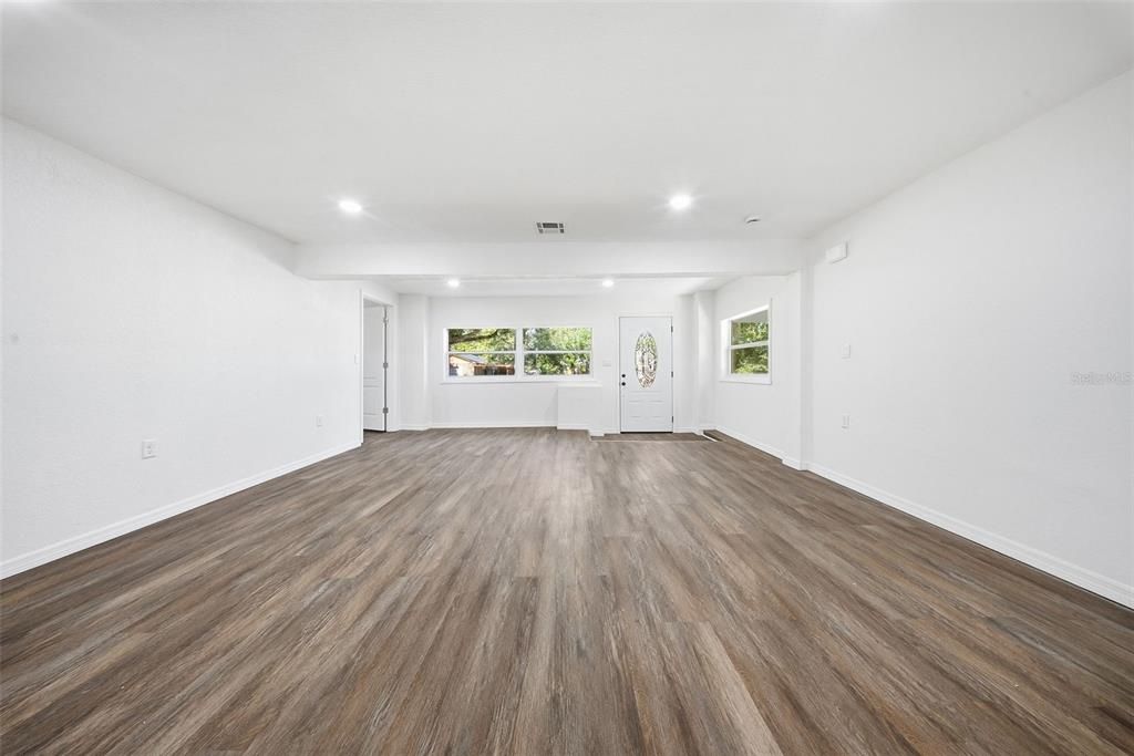 На продажу: $289,900 (3 спален, 2 ванн, 1059 Квадратных фут)