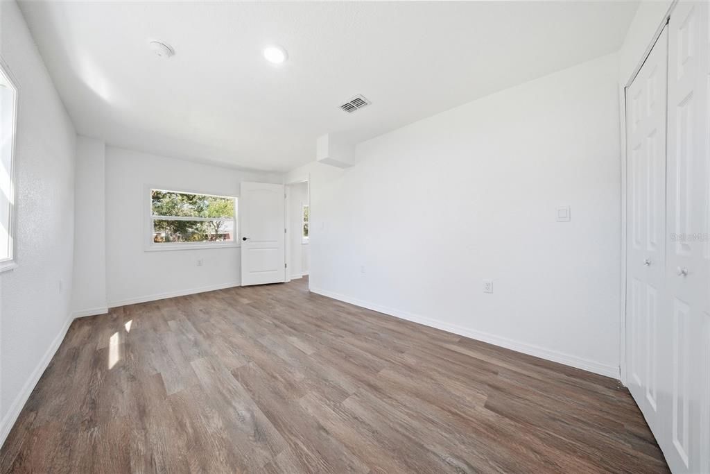 На продажу: $289,900 (3 спален, 2 ванн, 1059 Квадратных фут)