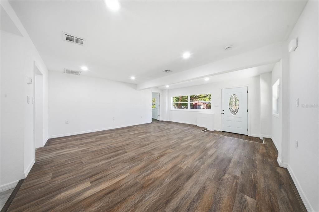 На продажу: $289,900 (3 спален, 2 ванн, 1059 Квадратных фут)