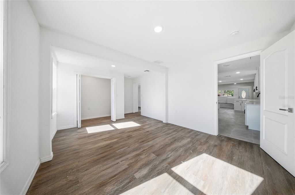 На продажу: $289,900 (3 спален, 2 ванн, 1059 Квадратных фут)