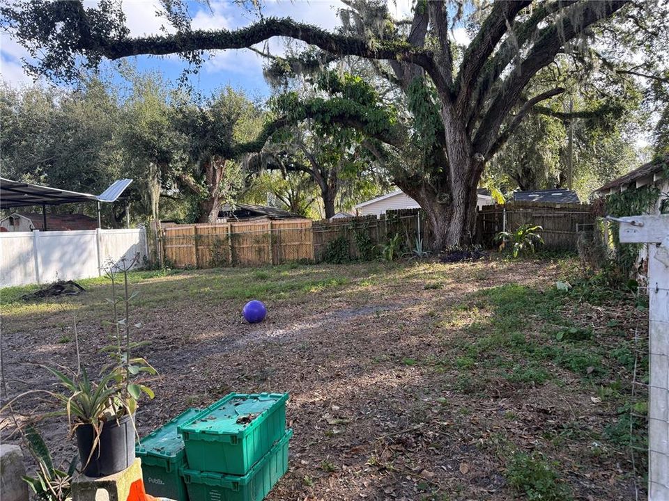 待售: $200,900 (3 贝兹, 1 浴室, 1142 平方英尺)