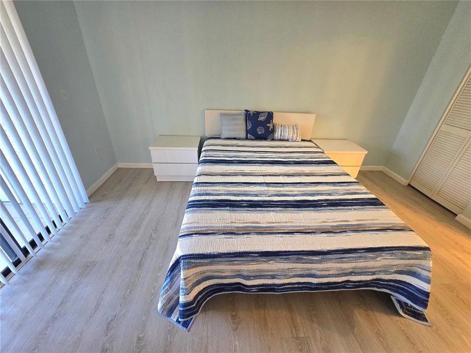 待售: $159,900 (2 贝兹, 2 浴室, 1270 平方英尺)