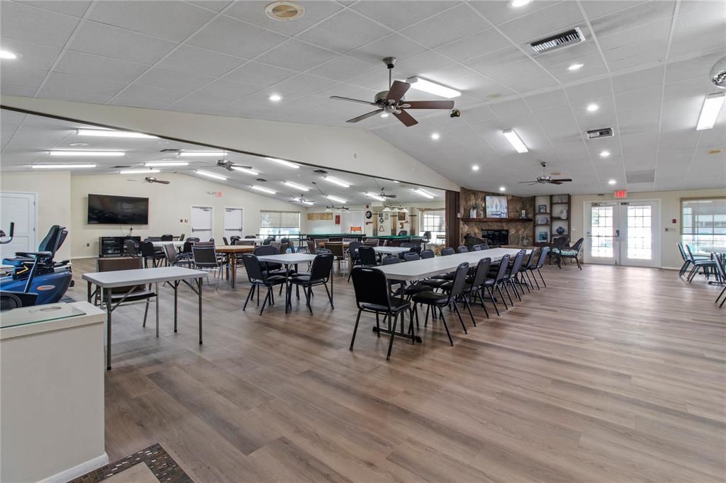 待售: $159,900 (2 贝兹, 2 浴室, 1270 平方英尺)