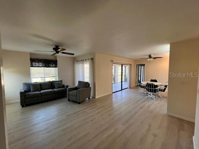 待售: $159,900 (2 贝兹, 2 浴室, 1270 平方英尺)